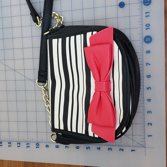 Betsey Johnson purse pink bow black white stripes - Picture 3 of 7